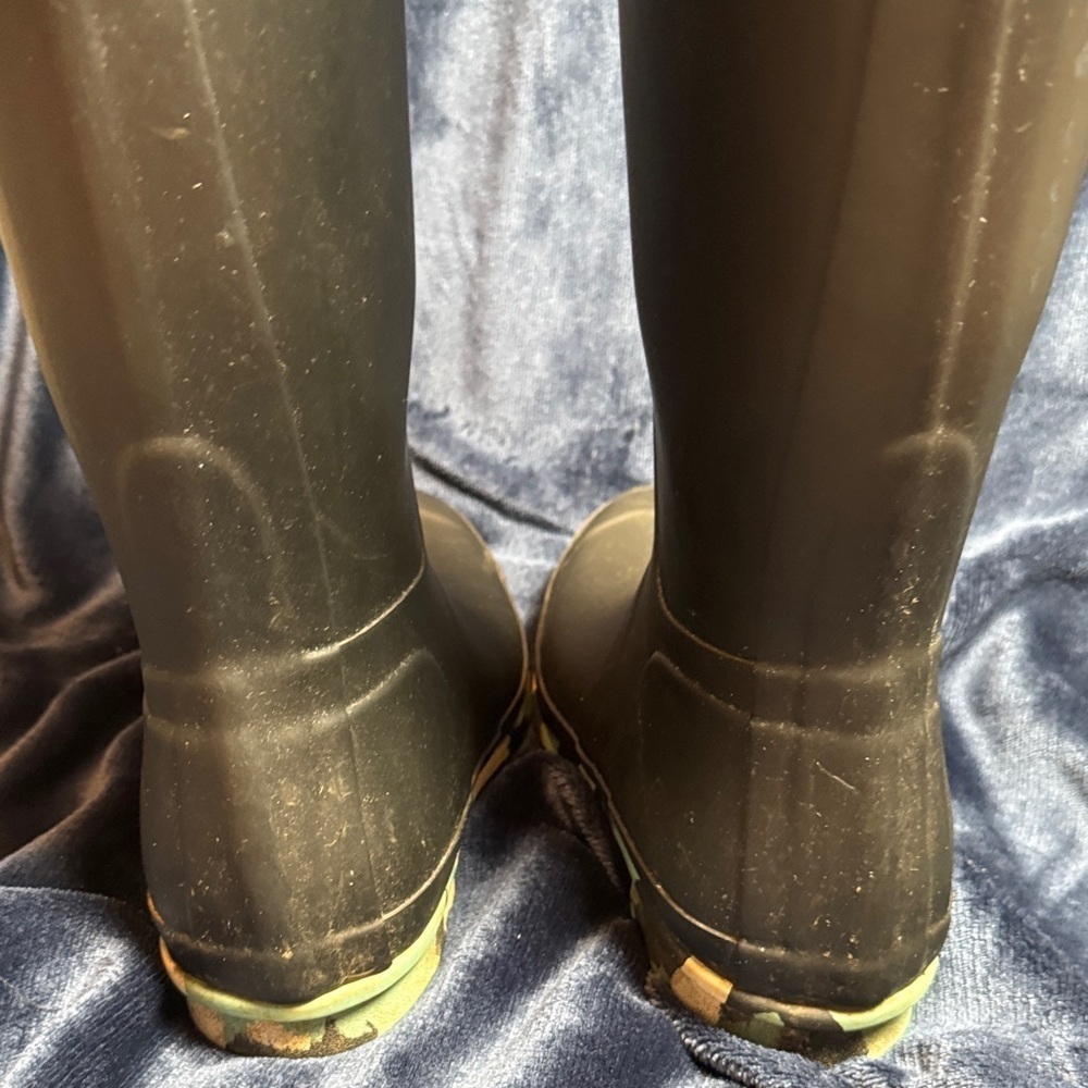 Hunter Classic Black Waterproof Boots - Picture 6 of 10